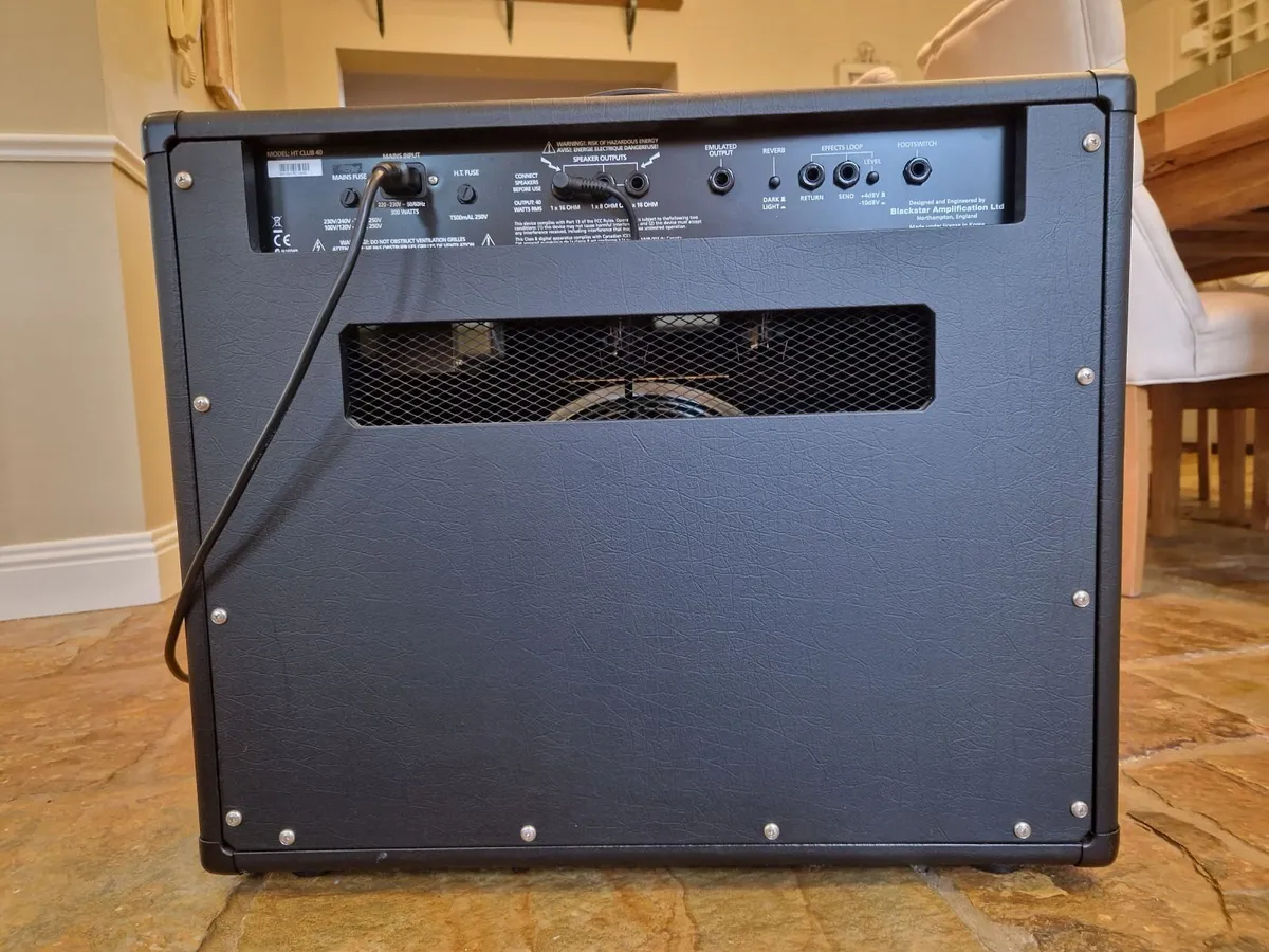 Guitar amplifier - Image 3