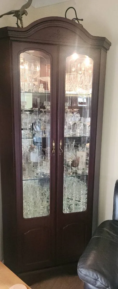 Corner Cabinets Mahogany x2 and Bookcase x1 - Image 4