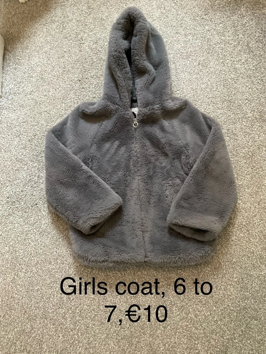 Girls coat, 6 to 7, perfect condition