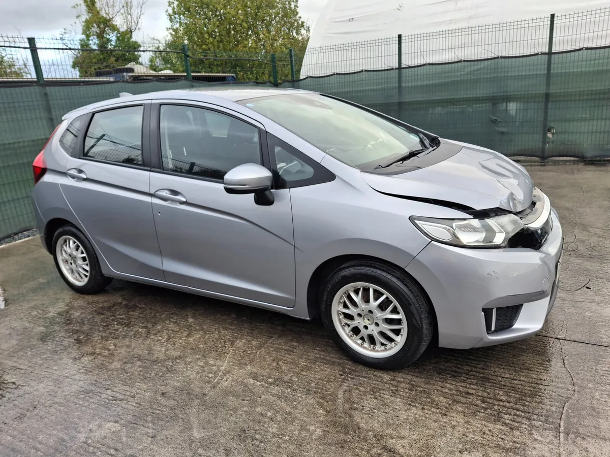 172 Honda Jazz Petrol Light Damage - Image 1