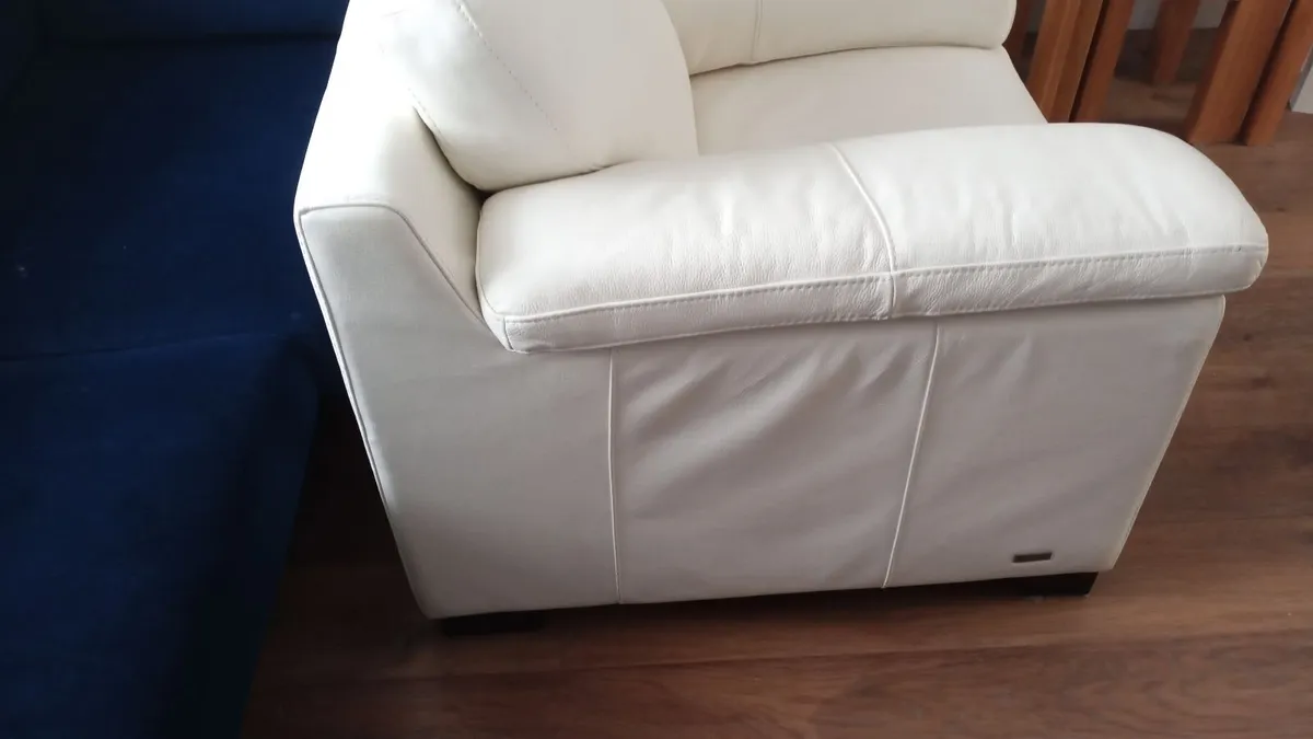 Leather chair - Image 4