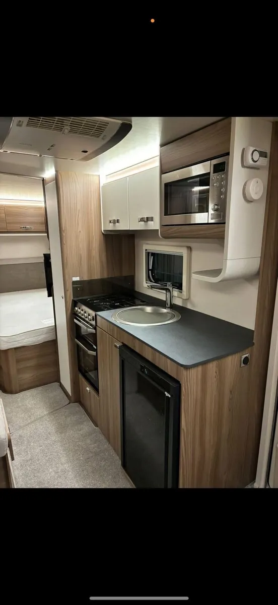 2023 Swift Award nightstar - Image 2