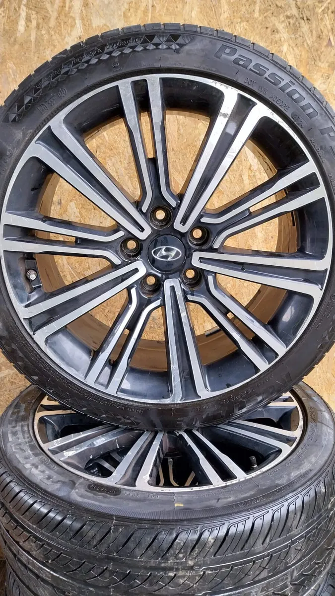 2016 Hyundai I40 18" Alloy Wheels Set 225/45R18 - Image 2