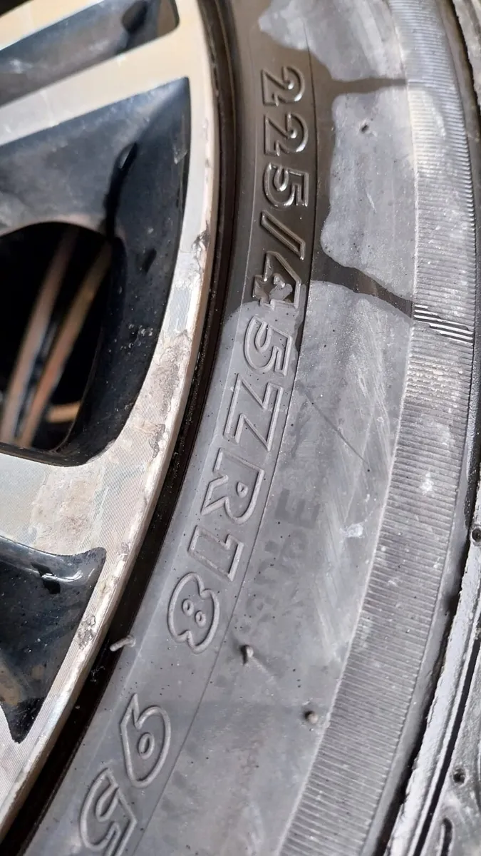 2016 Hyundai I40 18" Alloy Wheels Set 225/45R18 - Image 4