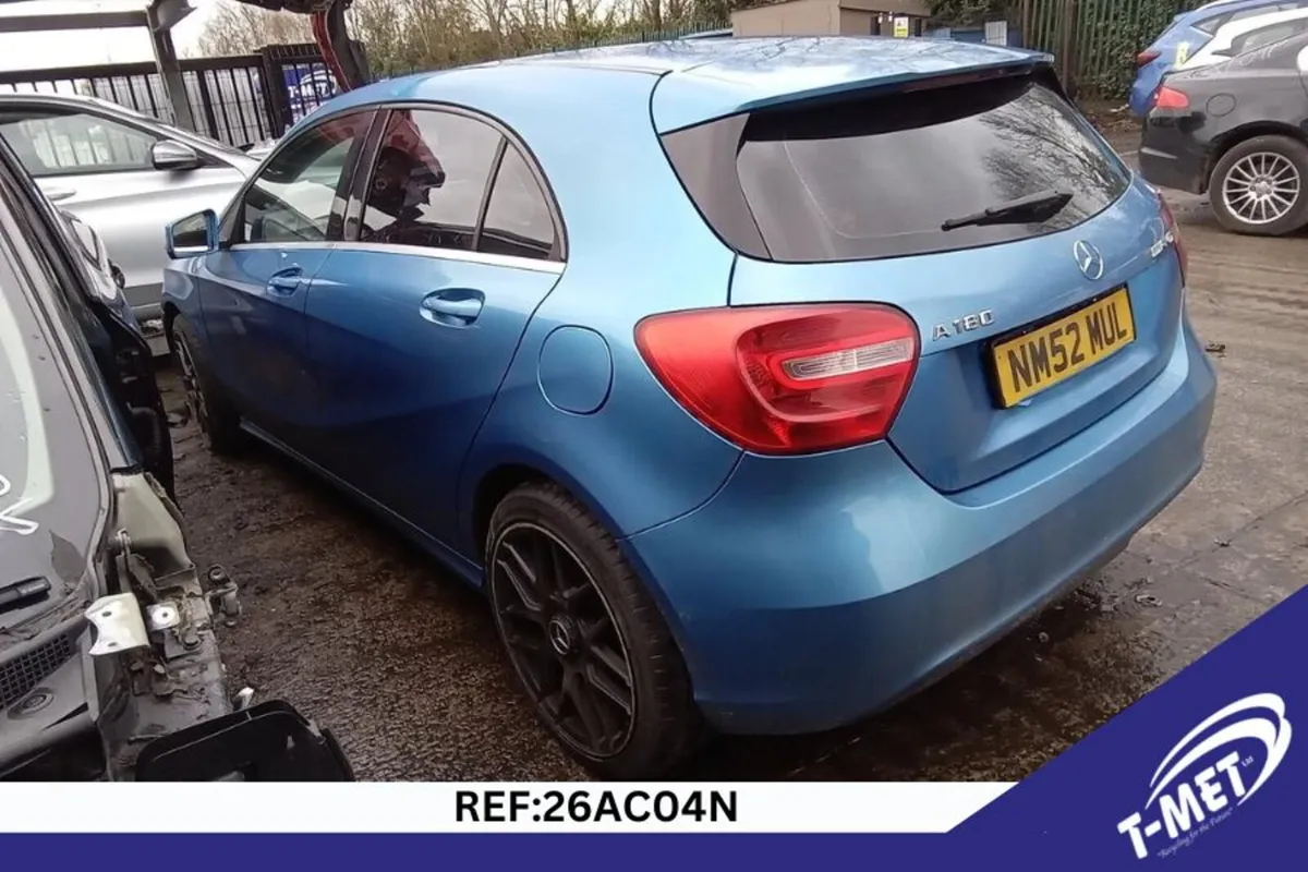 2013 MERCEDES A-CLASS BREAKING FOR PARTS - Image 3