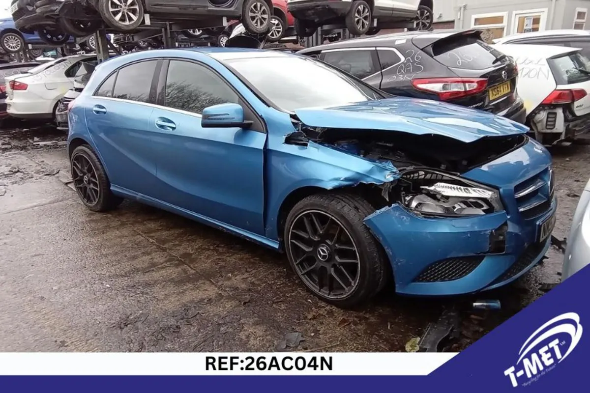 2013 MERCEDES A-CLASS BREAKING FOR PARTS - Image 4