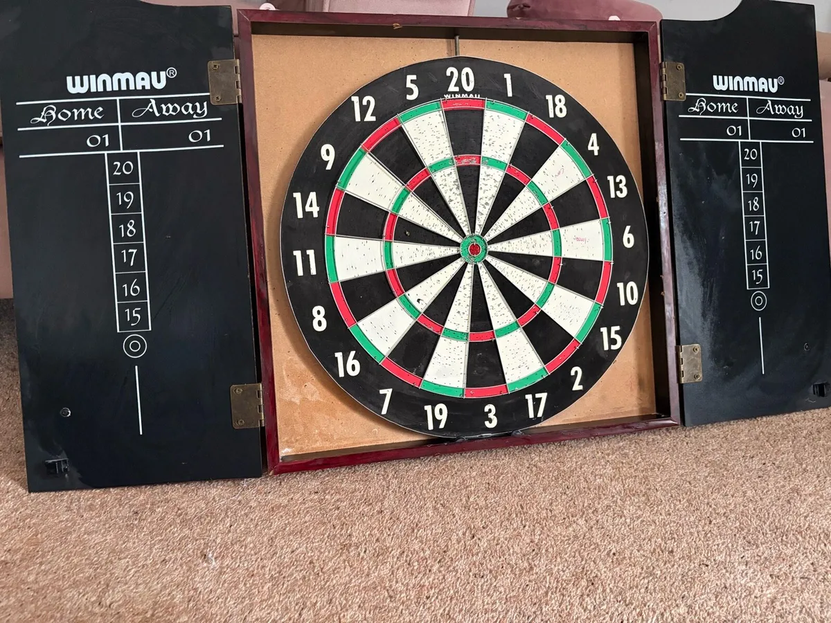 Dartboard cabinet - Image 1