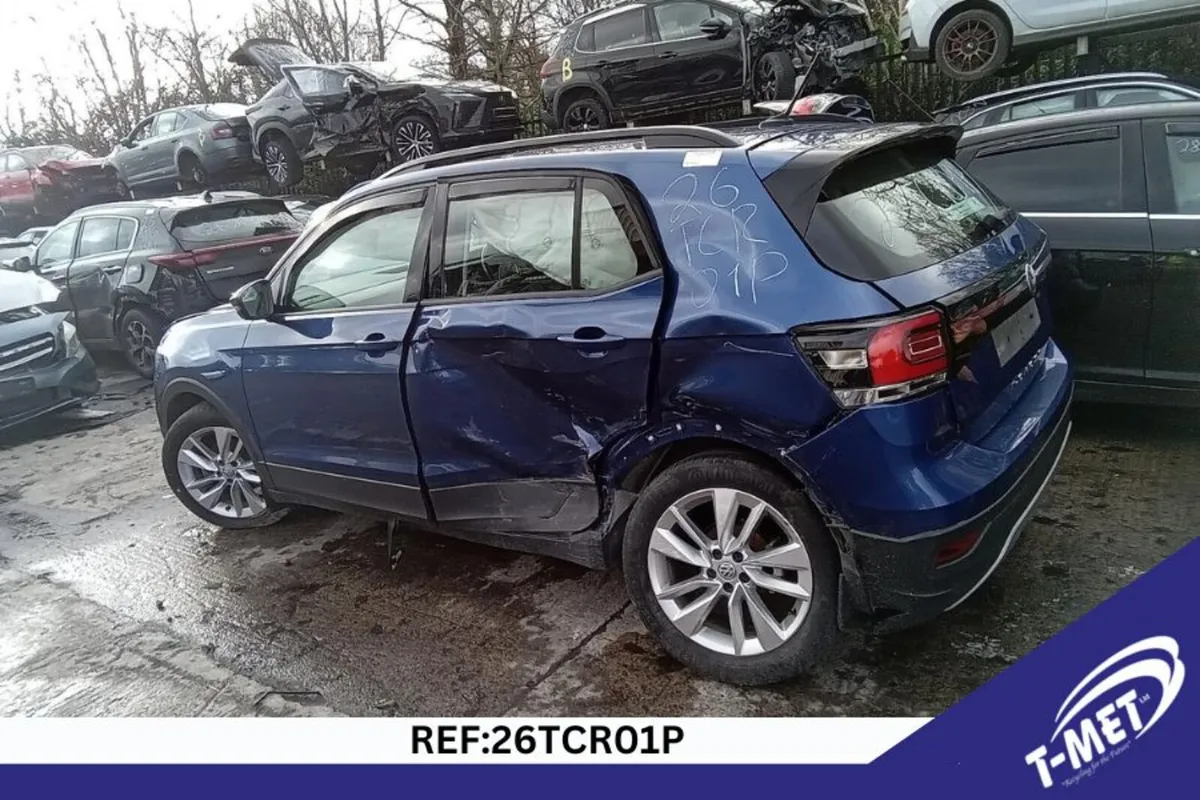 2020 VOLKSWAGEN T-CROSS BREAKING FOR PARTS - Image 4