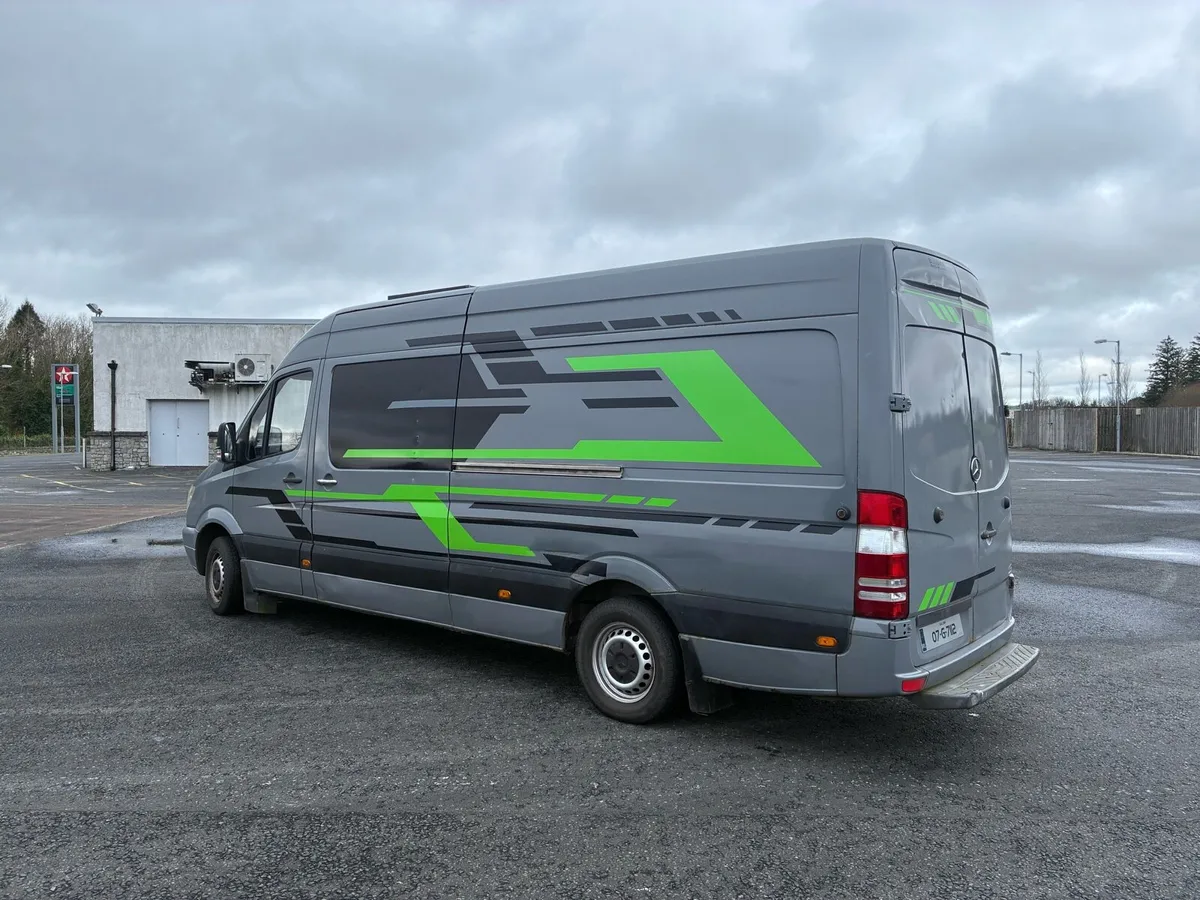Mercedes sprinter race van - Image 1