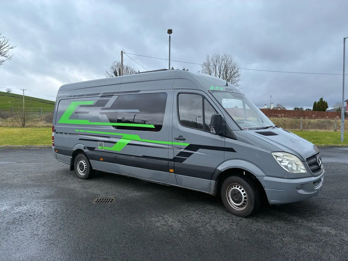 Mercedes sprinter race van - Image 3