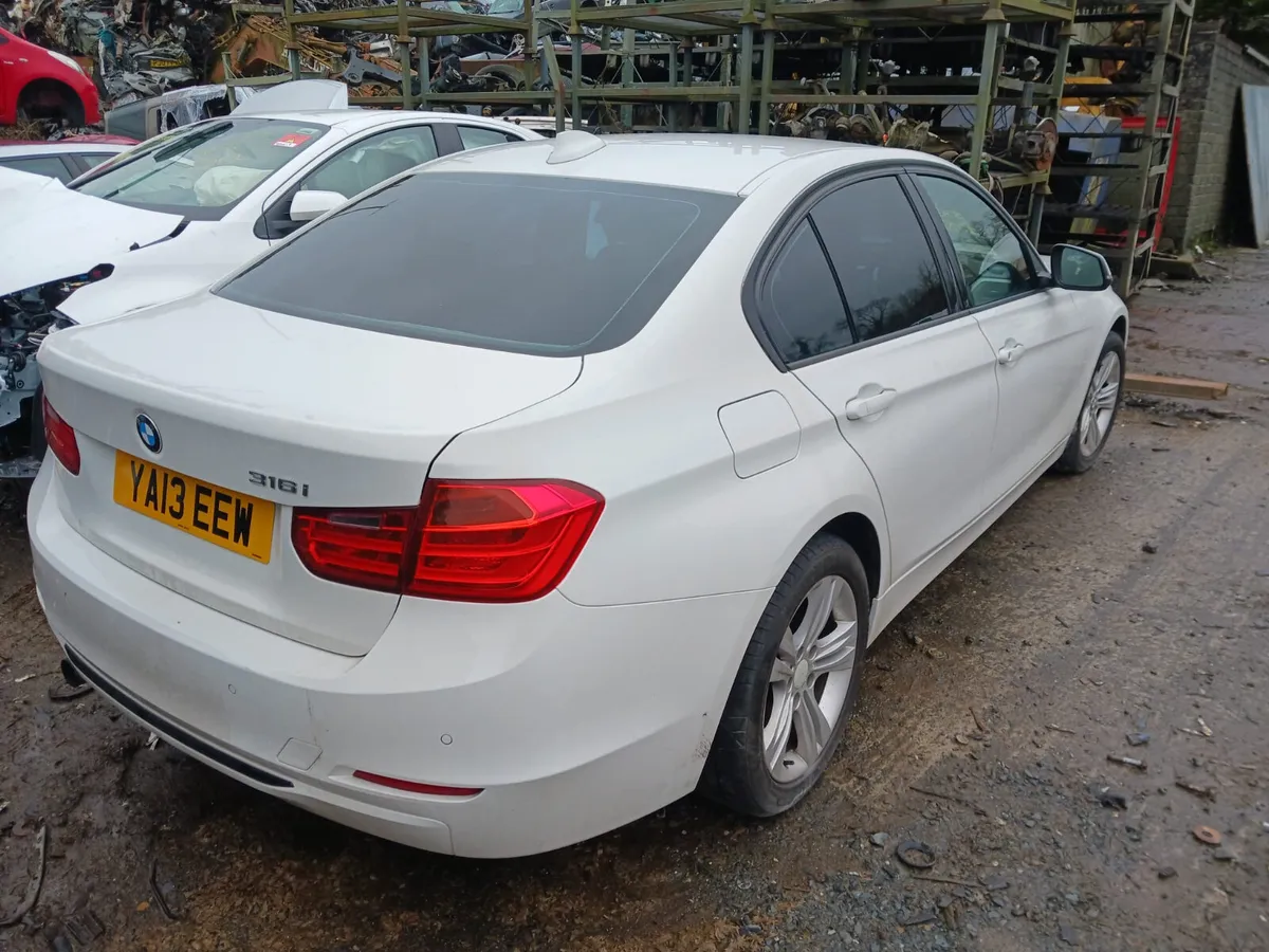 breaking 2013 BMW 316i - Image 2