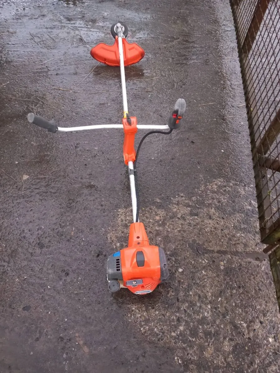 HUSQVARNA petrol strimmer - Image 2