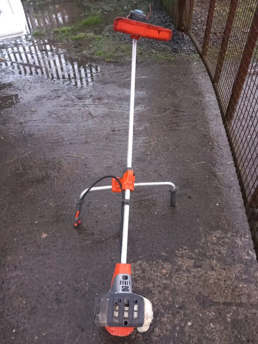 HUSQVARNA petrol strimmer - Image 3