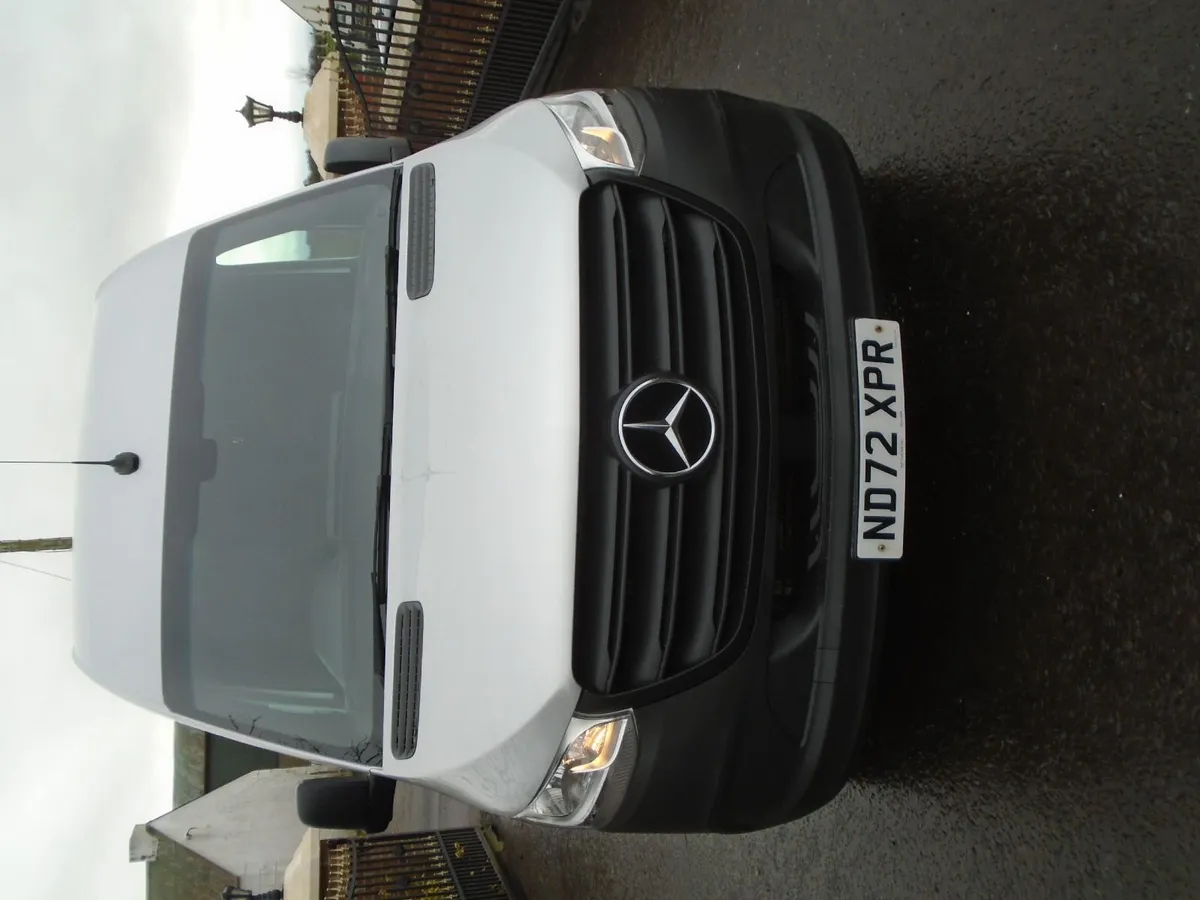2023 Mercedes-Benz Sprinter 315CDI MWB HR RWD. - Image 2