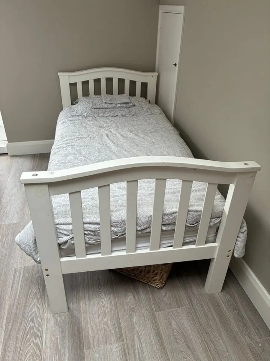 2 single white wooden beds - Image 2
