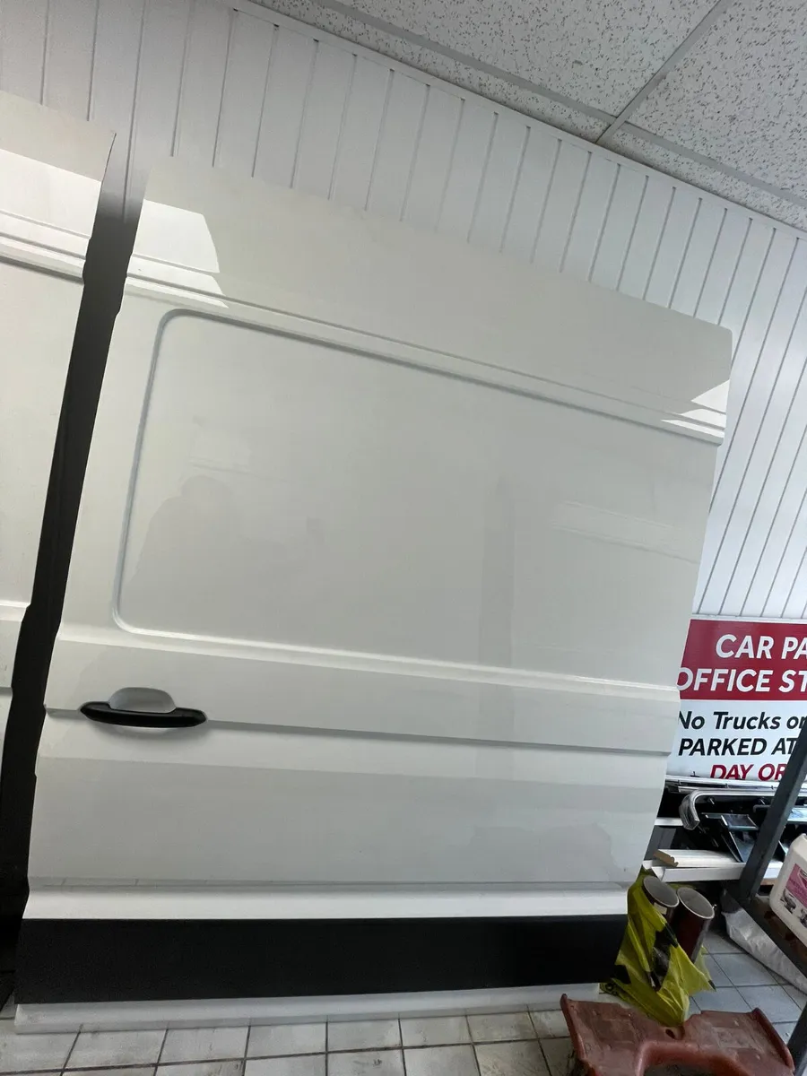 2017-2024 VW CRAFTER / MAN TGE PASSENGER SIDE DOOR - Image 3
