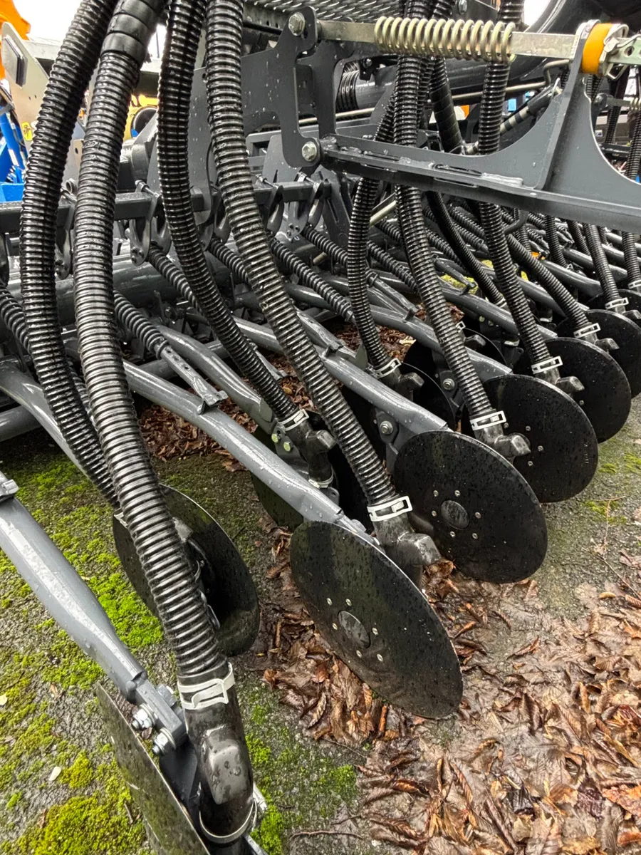 SKY Agriculture Progress M P30 Drill - Image 4