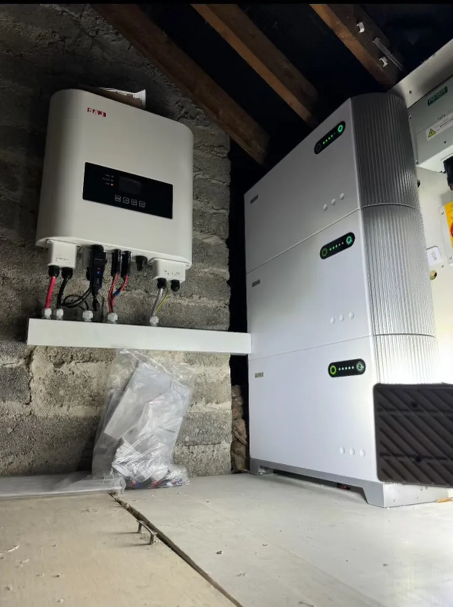 Solar 5.5 kW  Hybrid Inverter + 15.36 kW Batteries - Image 1