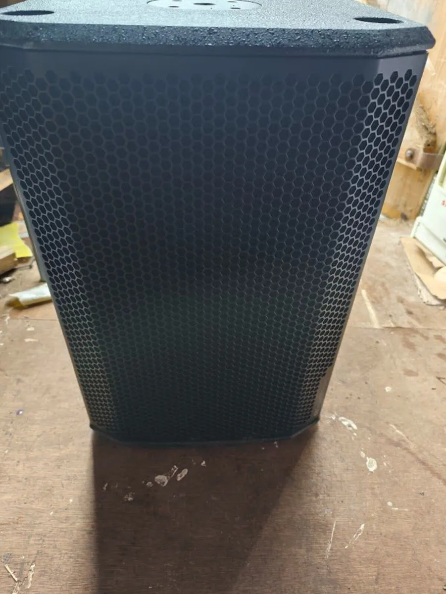 music equipment - Image 1