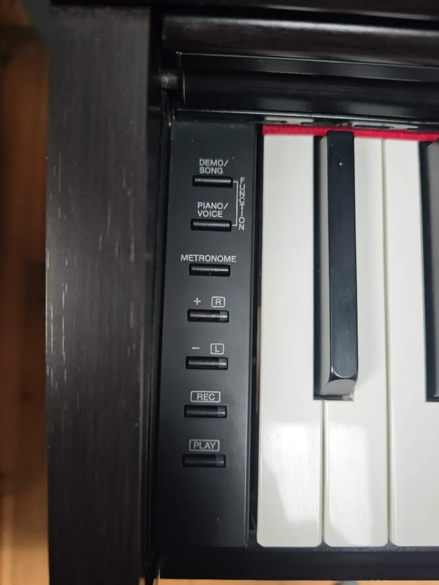 Yamaha Arius YDP-144 Digital Piano keyboard Dublin - Image 4