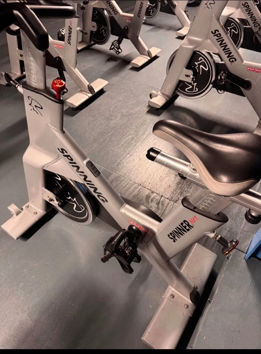 Spin bikes - Image 1