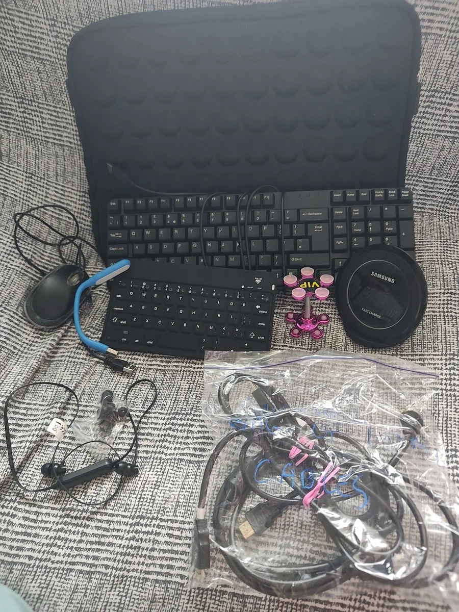 Technology lot - Image 1