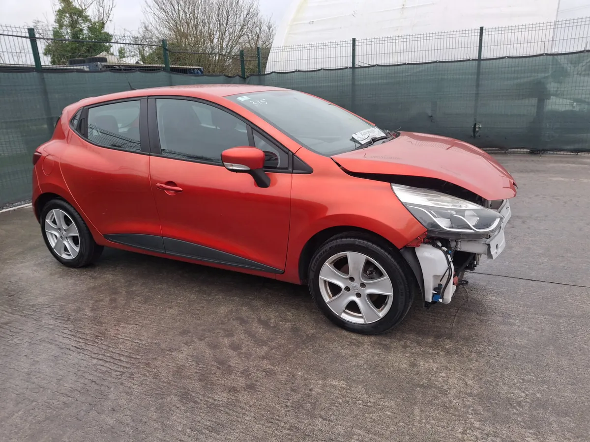 142 Renault Clio Dynamic 1.2 Petrol - Image 1