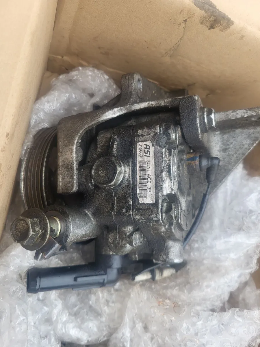 Subaru Outback 08  power steering pump - Image 3