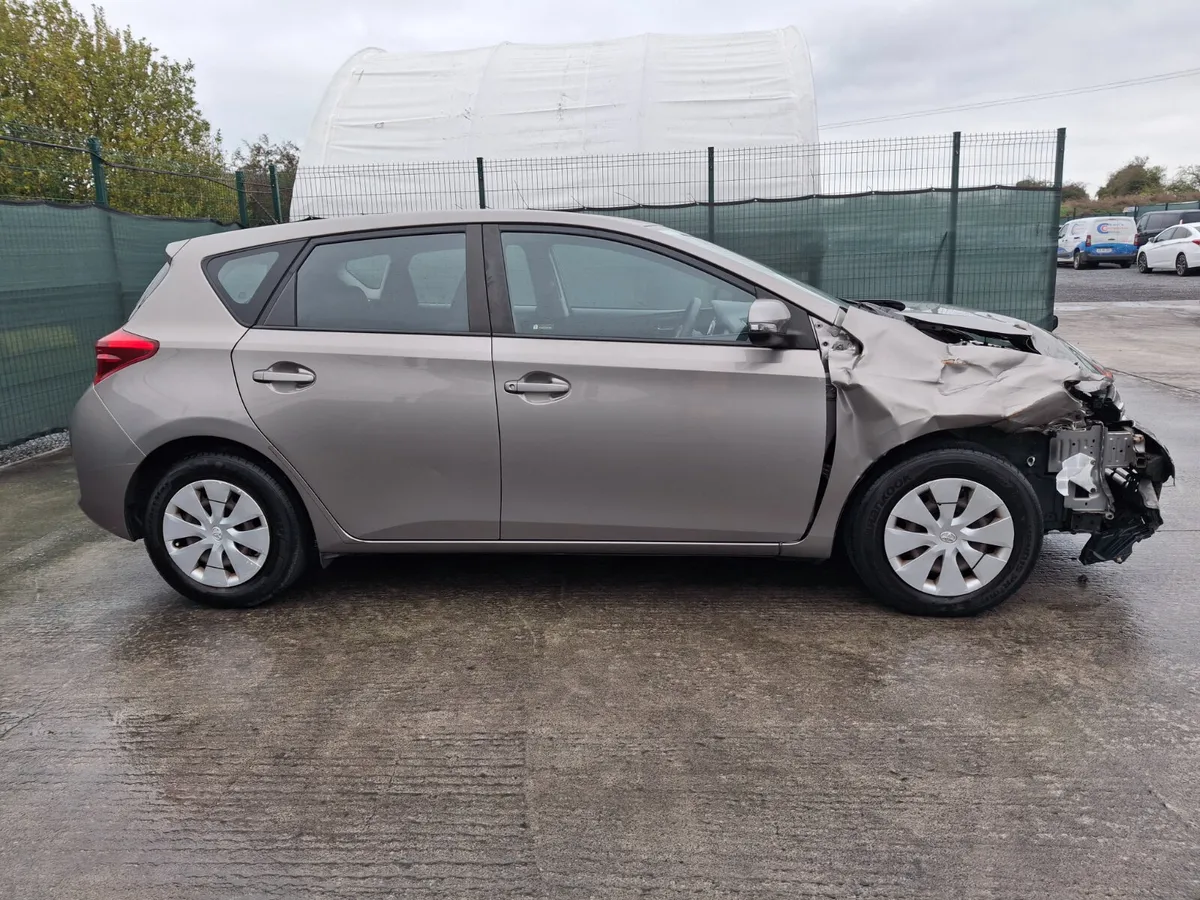 2014 Toyota Auris 1.3 Petrol - Image 4