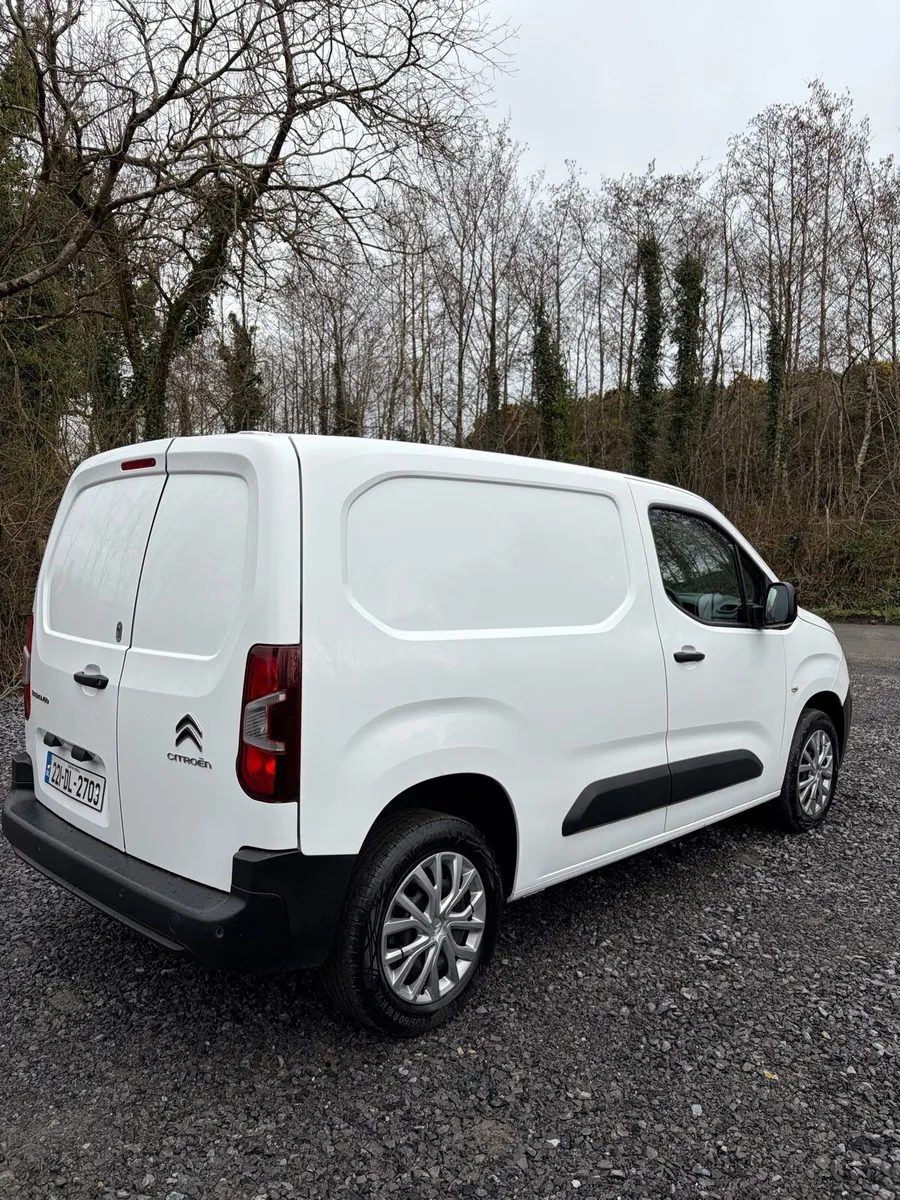 2022 Citroen Berlingo - Image 2