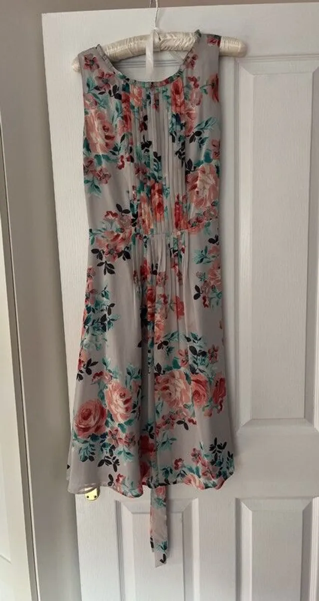 Ladies Elegant silk dresses - Image 3