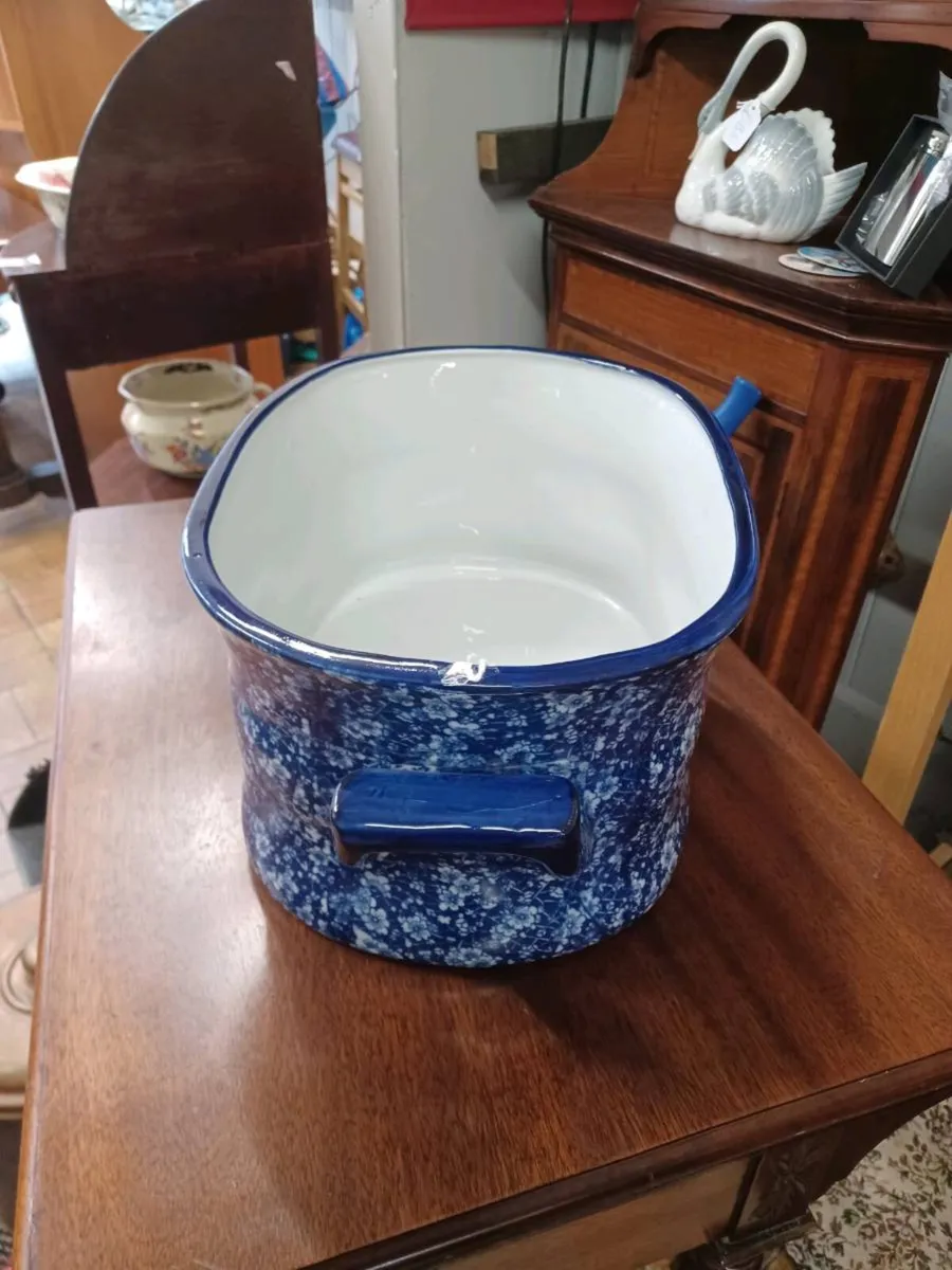 Large foot bowl or flower pot - Image 2