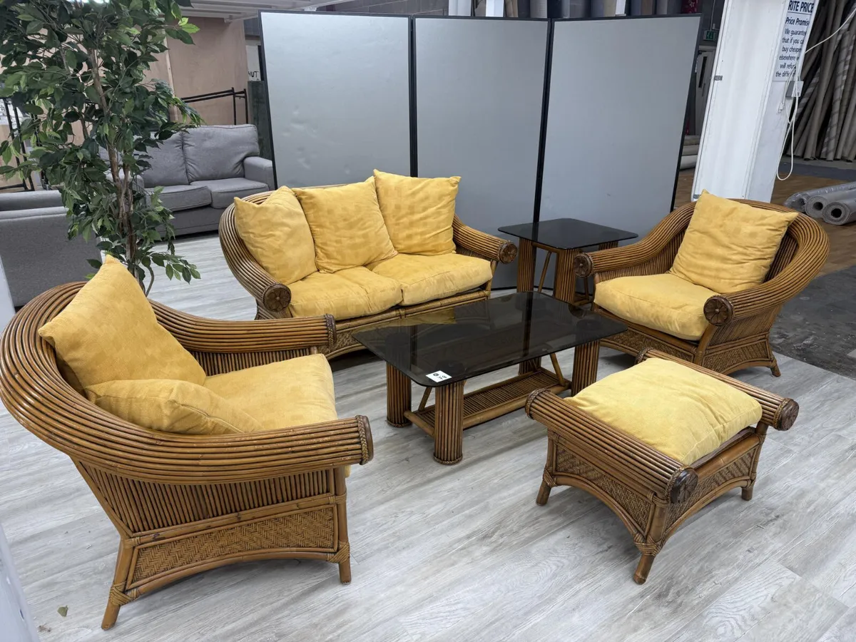 Wicker Style Rattan Set **Online Auction** - Image 1