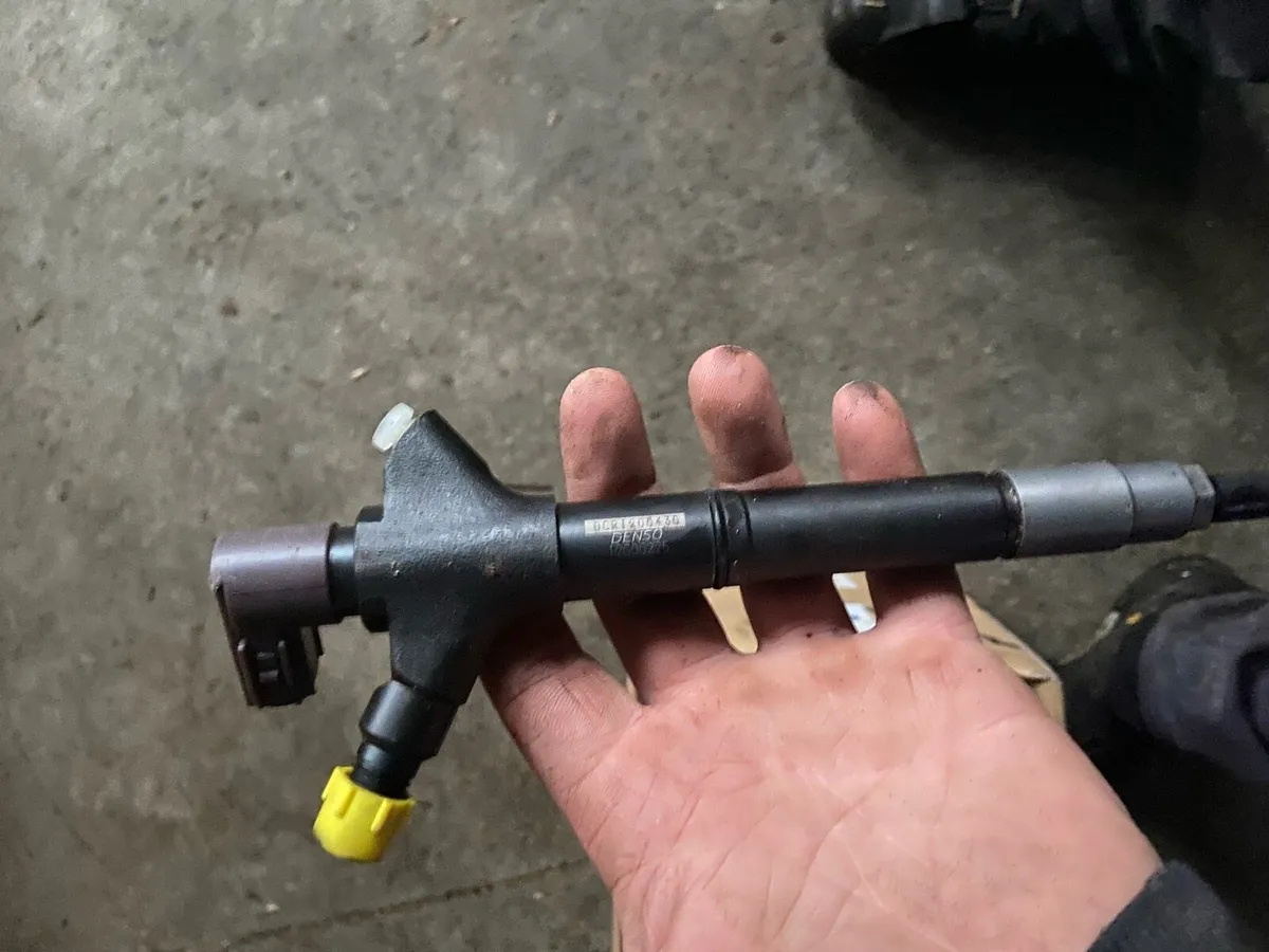 Toyota avensis 2012 injector s - Image 1