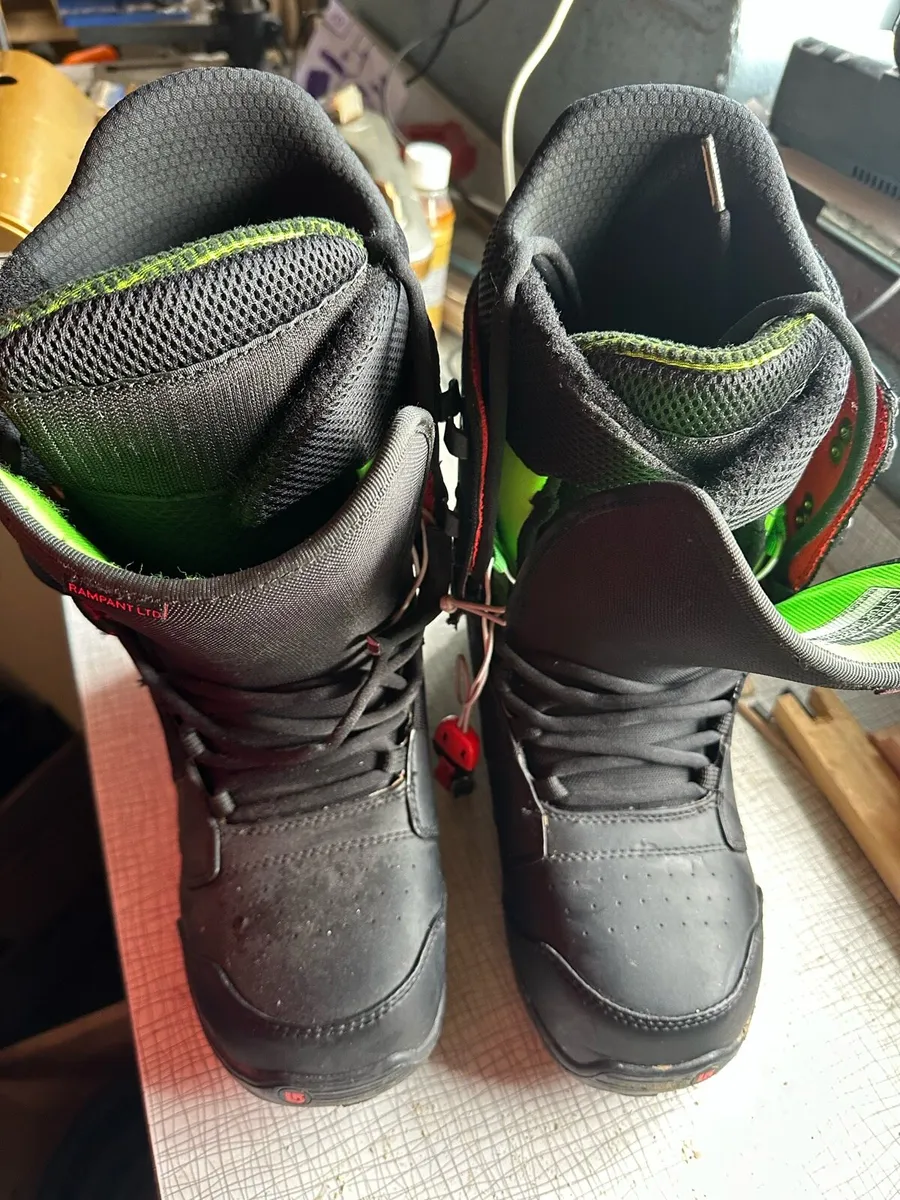 Snowboard boots and bindings - Image 2