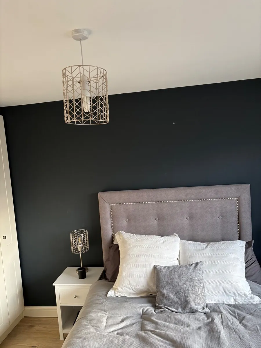 King size bed - Image 3