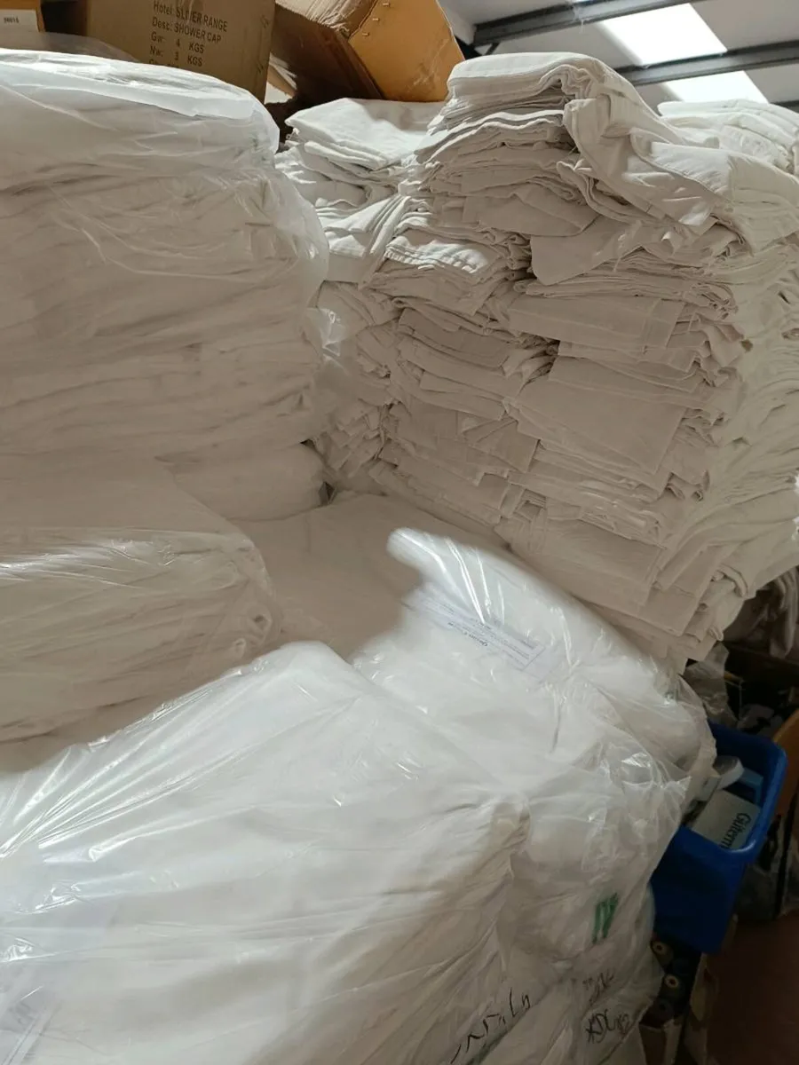 Bed sheets duvet covers pillow cases slightly dama - Image 3