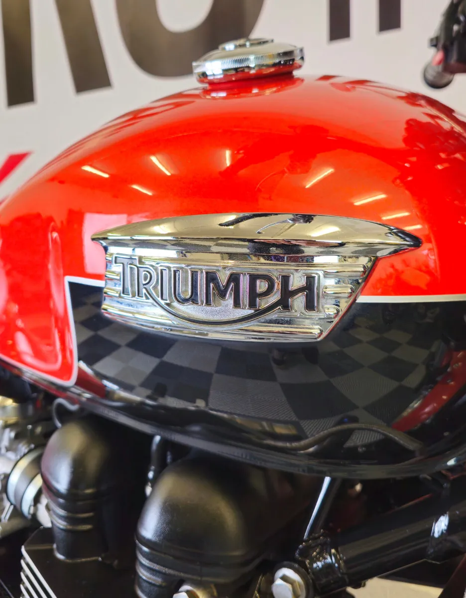 2012 Triumph Bonneville SE 865cc - Image 3