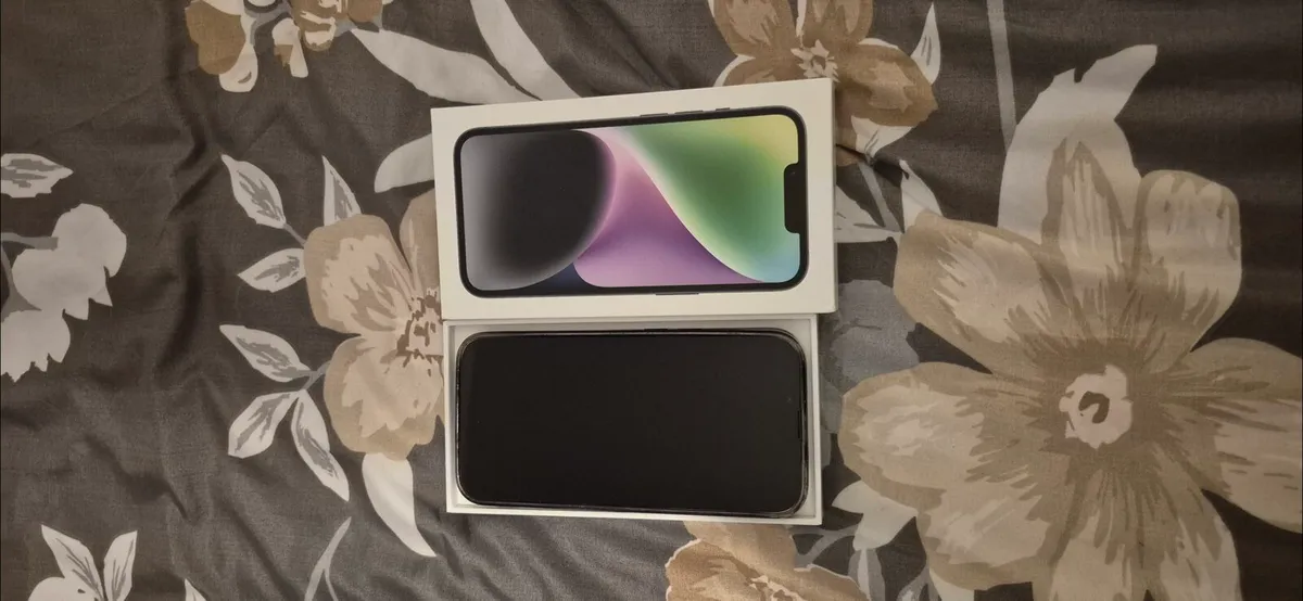 IPhone 14 like new in Vodafone - Image 2