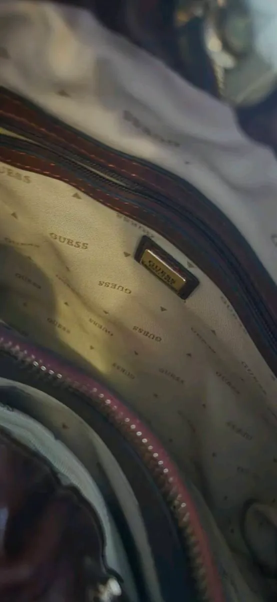 Wine guess handbag - Image 2