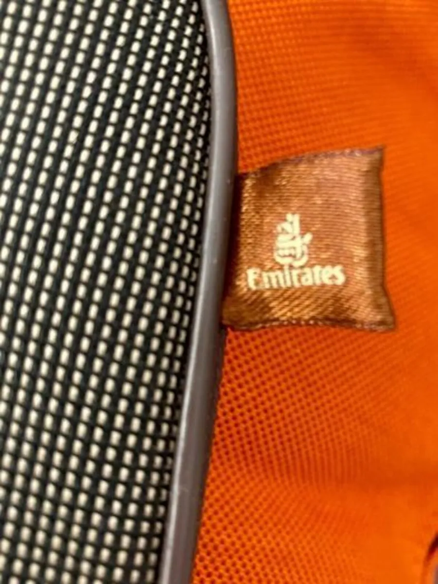 Emirates airline pouch - Image 4
