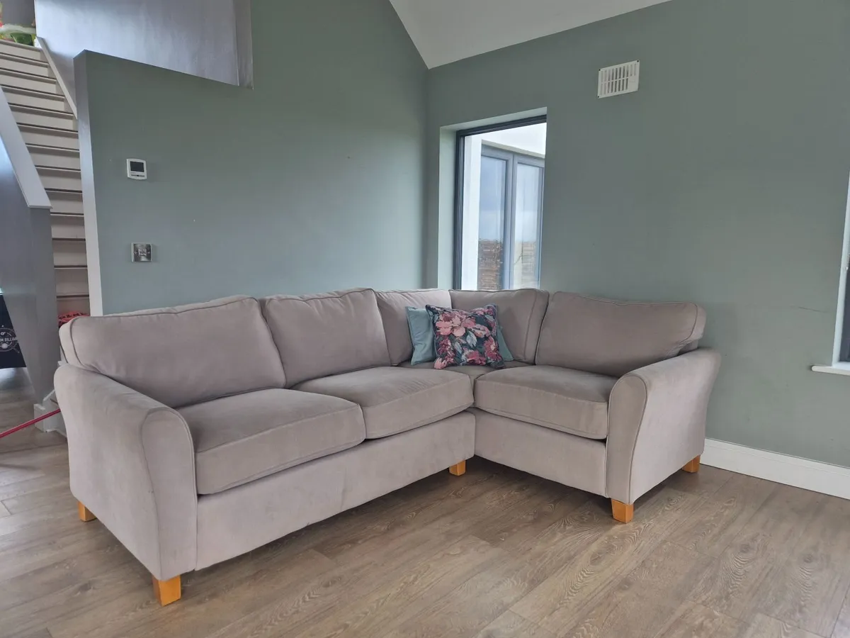 Corner Couch - Image 4