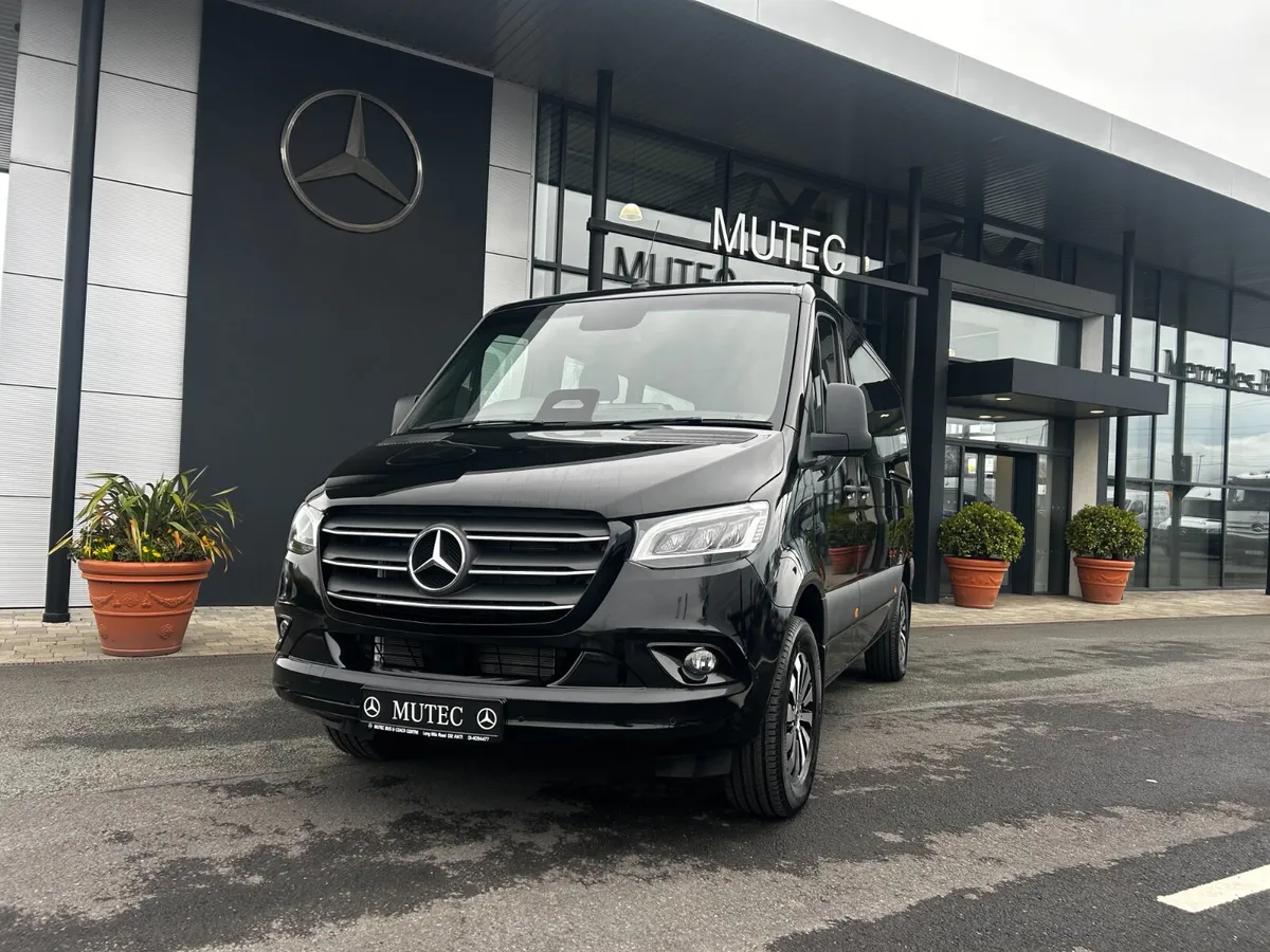 Mercedes-Benz Sprinter 319 CDI Tourer SELECT A/T - Image 1