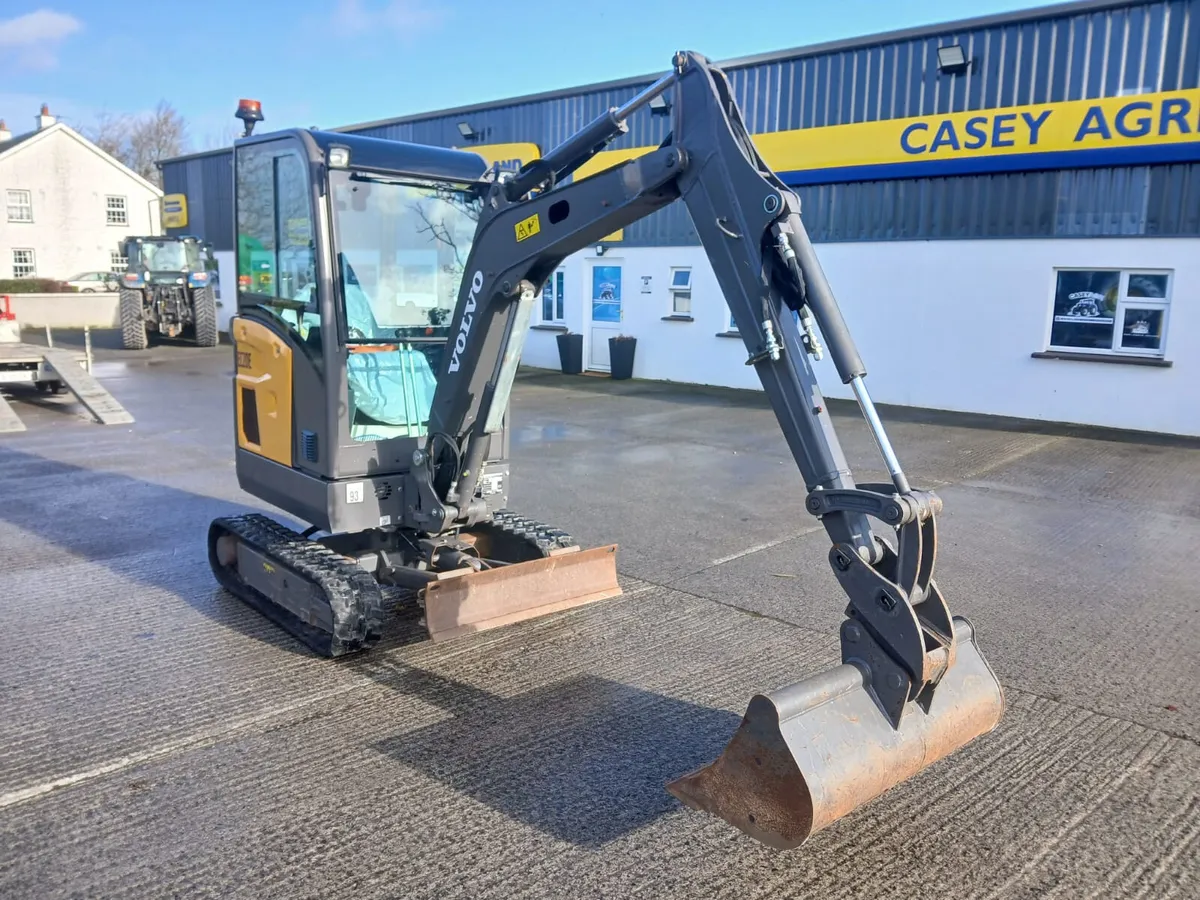 Volvo EC 20 E Mini Digger - Image 2