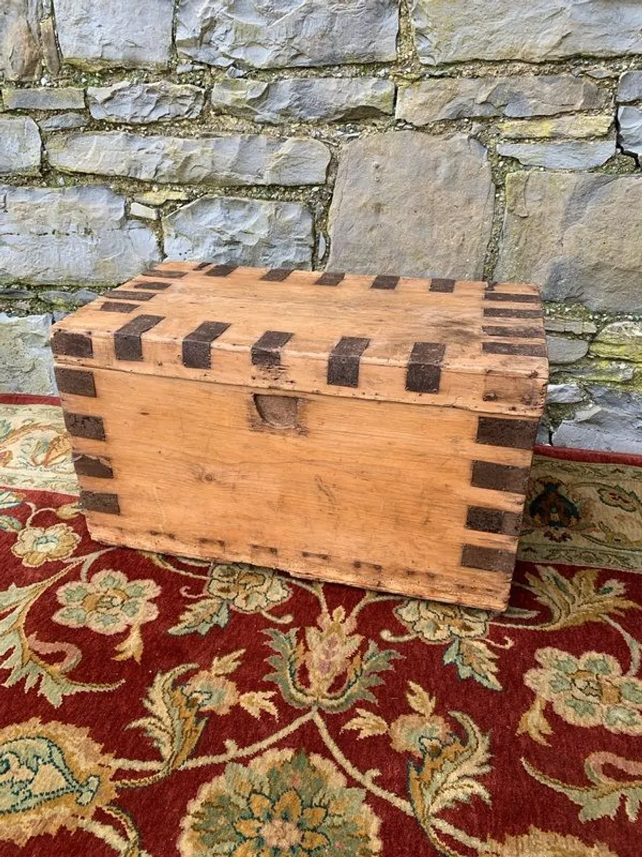 Antique Pine Blanket Box. - Image 1