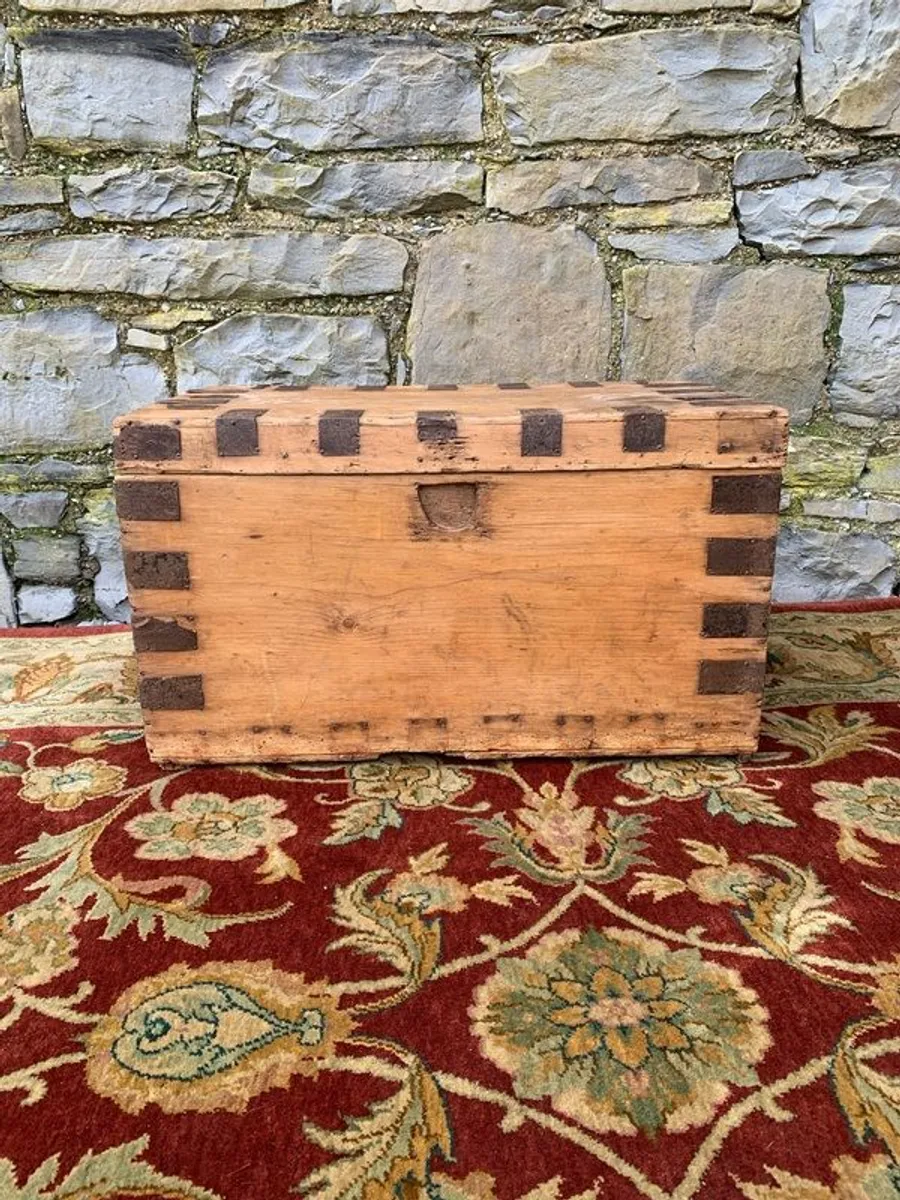 Antique Pine Blanket Box. - Image 3