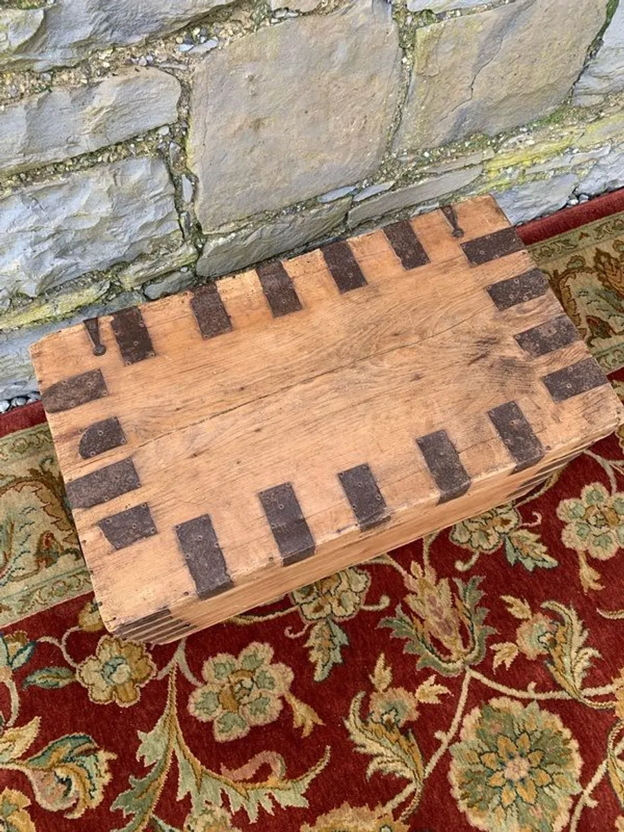 Antique Pine Blanket Box. - Image 4