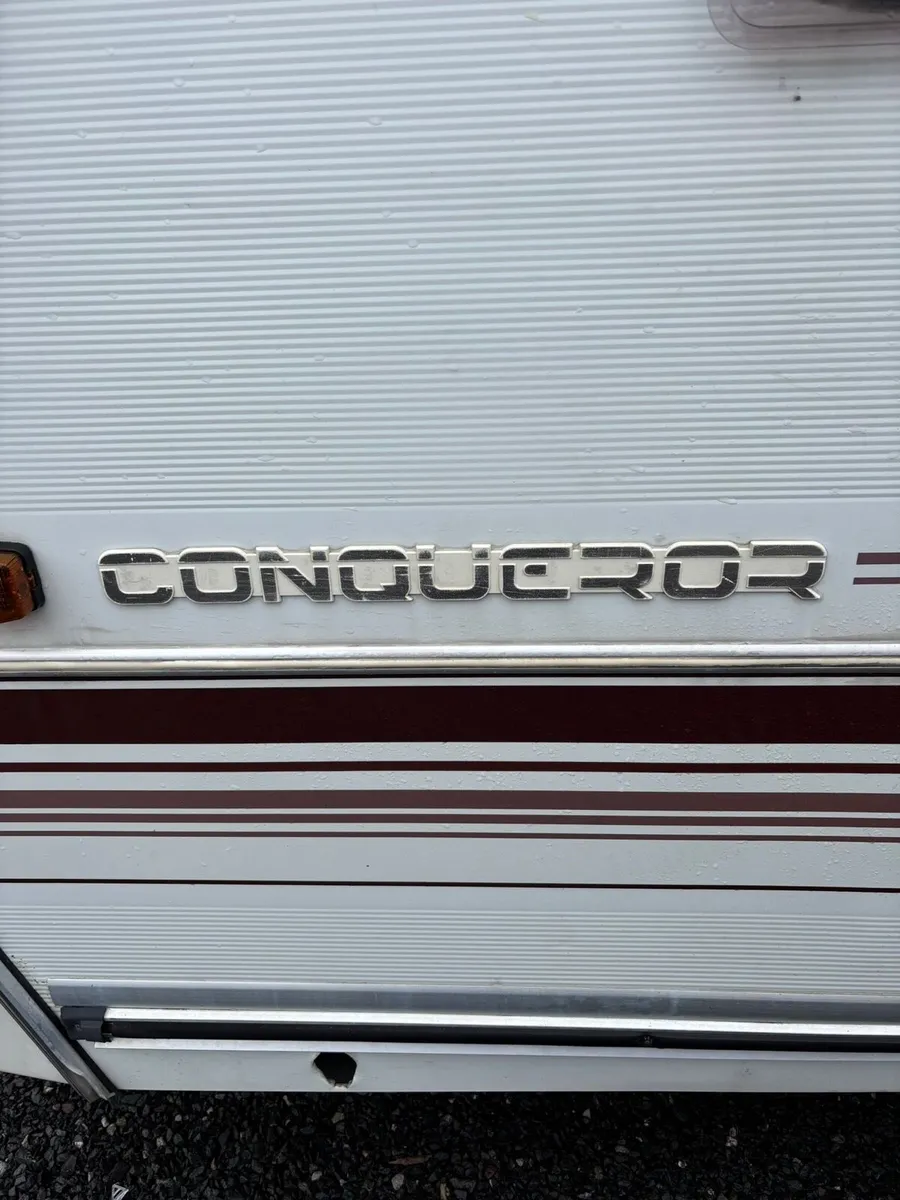 Swift conqueror 5 berth caravan for sale - Image 4