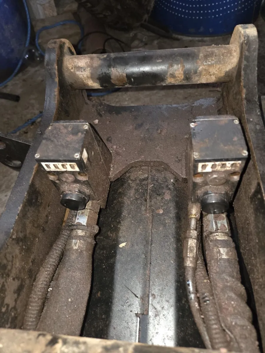 Engcon EC206 Tiltrotator - Image 3