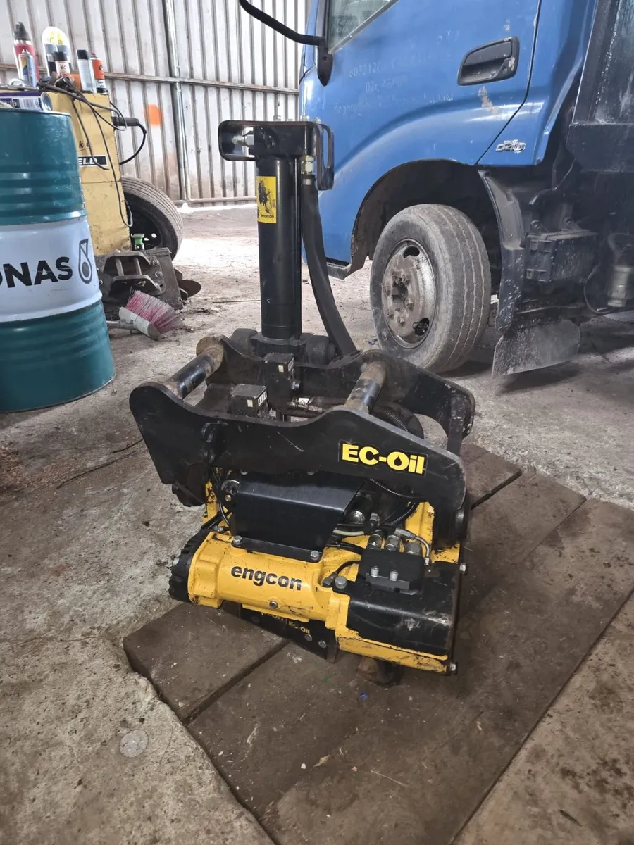 Engcon EC206 Tiltrotator - Image 1